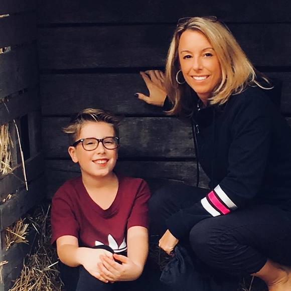 Meet your Posher, Sharon - Picture 1 of 1